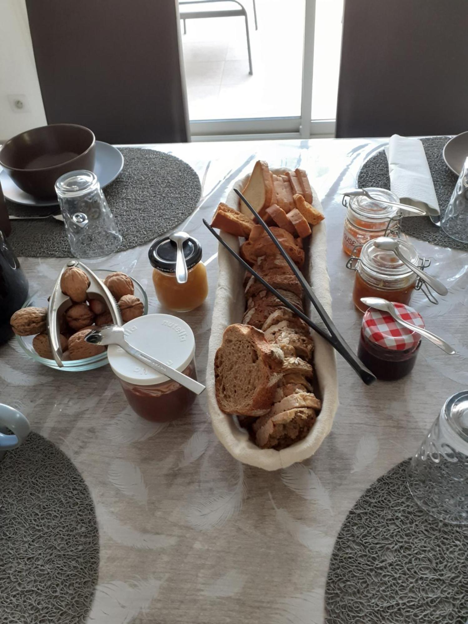 Chambres D'Hotes, B&B Climatisees La Borrellienne Saint-Maximin-la-Sainte-Baume Ngoại thất bức ảnh